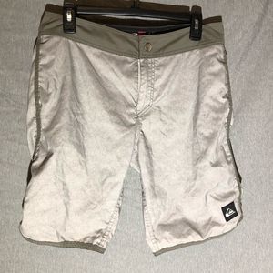 Gray Quicksilver Amphibians Hybrid Board Shorts Men’s Size 32